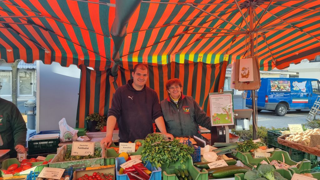 Marktstadnd Rückers Hofladen auf dem Heusenstammer Markt